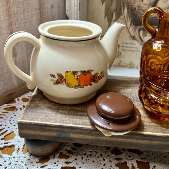 Vintage Retro TEApot with Fruit design - Beautifully Crazed Vintage Teapot - Picture 7 of 10